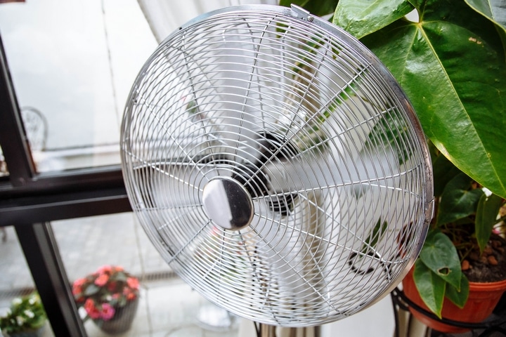 Use an electric fan to keep a house cool in summer.